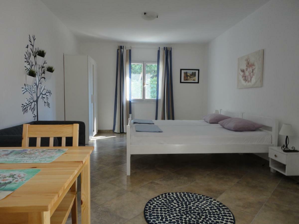 Apartment Rados Nin Eksteriør billede