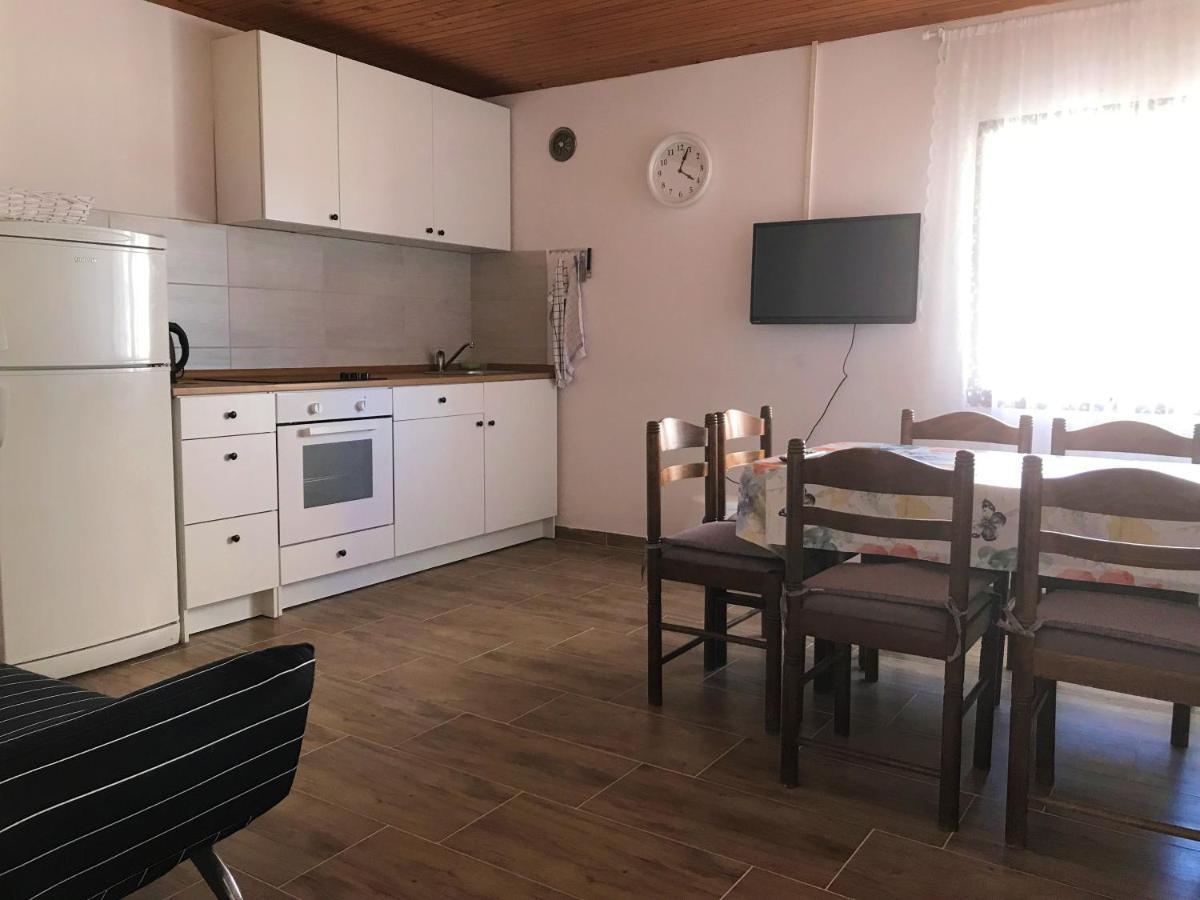 Apartment Rados Nin Eksteriør billede
